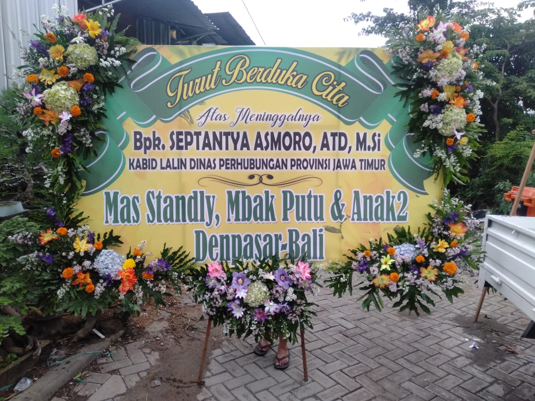 Toko Bunga Papan di Pacitan